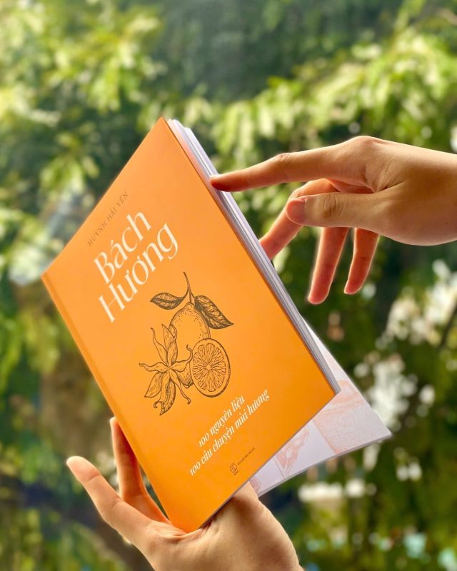 Bách Hương – cuốn sách kể chuyện bằng hương thơm
